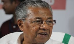 ഇനിയും രോഗം വരാത്ത 50 ശതമാനം പേര്‍ കേരളത്തിലുണ്ട് ; ഓണം വീട്ടിനുള്ളില്‍ തന്നെ ചെലവഴിക്കണമെന്ന് മുഖ്യമന്ത്രി