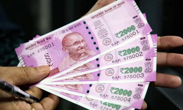 സര്‍ക്കാര്‍ ജീവനക്കാര്‍ക്ക് ബോണസും ഉത്സവബത്തയും ഉണ്ടാകും: സാധിക്കുന്നവര്‍ ഈ തുക ദുരിതാശ്വാസ നിധിയിലേക്ക് നല്‍കണമെന്ന് ധനമന്ത്രി