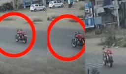 ഹൈവേയിലൂടെ ഡ്രൈവറില്ലാതെ പായുന്ന ബുള്ളറ്റ്....; വിഡിയോ കാണാം 