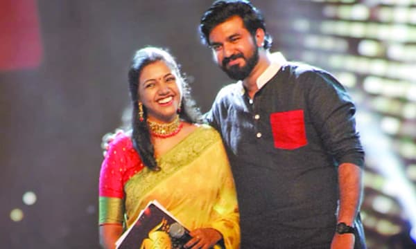 ഈണങ്ങളുണര്‍ത്തുന്ന മാന്ത്രിക വിരലുകള്‍.....