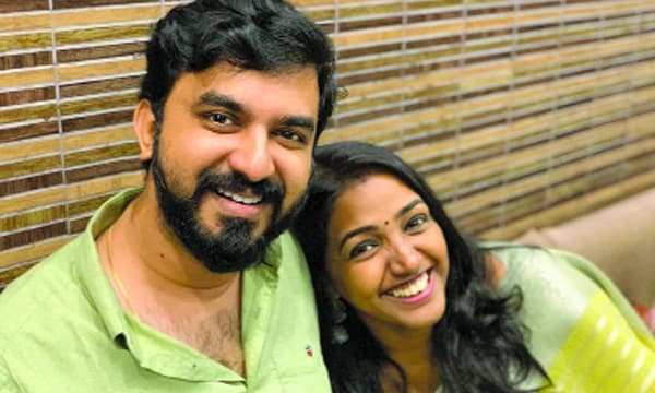 ഈണങ്ങളുണര്‍ത്തുന്ന മാന്ത്രിക വിരലുകള്‍.....
