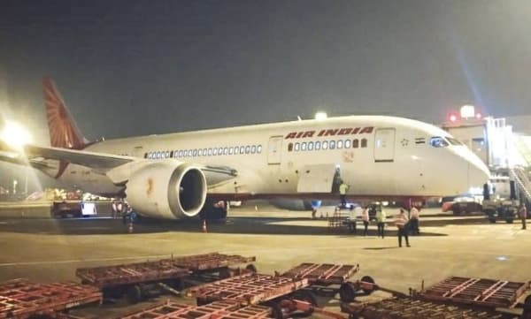 എയർ ഇന്ത്യ കൊച്ചിയിൽ നിന്ന് ലണ്ടനിലേക്കുള്ള സർവീസ് ആരംഭിച്ചു ; 22 മുതൽ ആഴ്‌ചയിൽ മൂന്നു സർവീസുകൾ 