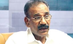 ഓണച്ചെലവിന് ഏലക്കര്‍ഷകരില്‍ നിന്ന് പണപ്പിരിവ്; രണ്ട് ഉദ്യോഗസ്ഥര്‍ക്ക് സസ്‌പെന്‍ഷന്‍