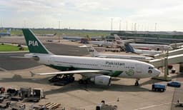 റണ്‍വേയില്‍ മാലിന്യങ്ങള്‍ കുമിഞ്ഞ്കൂടുന്നു: അഫ്ഗാനിലേയ്ക്കുള്ള വിമാന സര്‍വീസുകള്‍ നിര്‍ത്തി പാക്കിസ്ഥാന്‍