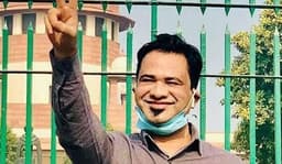 ജനാധിപത്യ വിശ്വാസികള്‍ക്കും പ്രതീക്ഷ നല്‍കുന്ന വിധിയെന്നു കഫീല്‍ഖാന്‍ ; ഒന്നും മിണ്ടാനാകാത്തെ യോഗിയുടെ യുപി സര്‍ക്കാര്‍