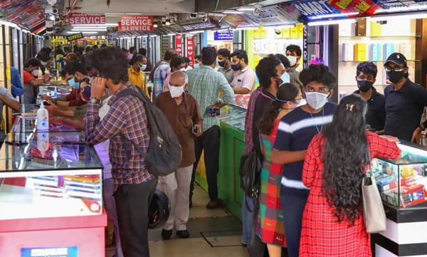 കോവിഡ് മാനദണ്ഡങ്ങള്‍ പാലിക്കുന്നുണ്ടോയെന്ന് വിലയിരുത്താന്‍ കടയുടമകളുടെ യോഗം വിളിച്ച് ഡിജിപി
