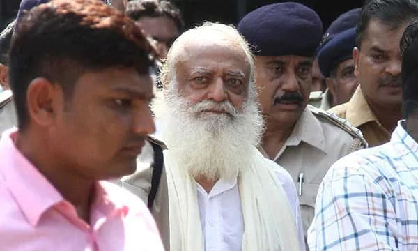 ആയുവേദ ചികിത്സ ജയിലില്‍ കിട്ടും ; 16  കാരിയെ പീഡിപ്പിച്ച് ജയിലില്‍ കഴിയുന്ന ആസാറാം ബാപ്പുവിന്റെ ജാമ്യാപേക്ഷ സുപ്രീംകോടതി തള്ളി