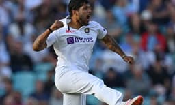 മൂന്ന് വിക്കറ്റ് വീഴ്ത്തി ഇംഗ്ലീഷ് നിരയെ വിറപ്പിച്ച് ഉമേഷ്: കരകയറ്റാന്‍ ഒലി പോപ്പും ബെയര്‍സ്‌റ്റോയും ക്രീസില്‍
