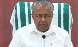 ഞായറാഴ്ച ലോക്ക്ഡൗണും രാത്രികാല കര്‍ഫ്യൂവും തുടരും; മുഖ്യമന്ത്രി