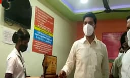 ലൈസന്‍സില്ലാതെ കോവിഡ് ടെസ്റ്റ്: ഇടപ്പള്ളിയിലെ ലാബ് കലക്ടര്‍ നേരിട്ടെത്തി പൂട്ടിച്ചു