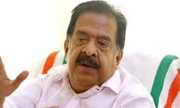 കോണ്‍ഗ്രസില്‍ പ്രവര്‍ത്തിക്കാന്‍ സ്ഥാനം വേണമെന്നില്ല ; പക്ഷേ കേന്ദ്രത്തിലേക്ക് പോകുന്നെന്ന് പറഞ്ഞ് ആക്ഷേപിക്കരുതെന്ന് രമേശ്