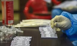 സംസ്ഥാനത്ത്  സ്വകാര്യ ലാബുകളിലെ കൊവിഡ് പരിശോധനാ നിരക്ക് പുതുക്കി