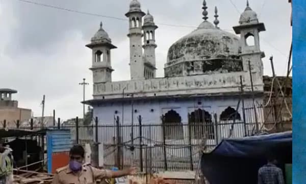 പുരാതന ക്ഷേത്രത്തിന് മുകളിലോ ; ഗ്യാന്‍വ്യാപി മോസ്‌ക്കുമായി ബന്ധപ്പെട്ട സര്‍വേ നിര്‍ത്താന്‍ അലഹബാദ് ഹൈക്കോടതി