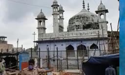 പുരാതന ക്ഷേത്രത്തിന് മുകളിലോ ; ഗ്യാന്‍വ്യാപി മോസ്‌ക്കുമായി ബന്ധപ്പെട്ട സര്‍വേ നിര്‍ത്താന്‍ അലഹബാദ് ഹൈക്കോടതി