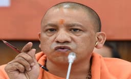 മഥുരയില്‍ 10 കിലോമീറ്ററിനുള്ളില്‍ മദ്യ-മാംസ വില്‍പ്പന നിരോധിച്ചു ; രണ്ടിനും പകരം പാല്‍ വിറ്റോളാന്‍ യോഗിയുടെ നിര്‍ദേശം