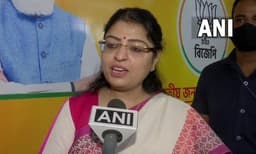 ഭബാനിപൂരിലെ ഉപതെരഞ്ഞെടുപ്പില്‍ തിരിച്ചടിക്കാന്‍ ; മമതാബാനര്‍ജിയുടെ മണ്ണിന്റെ മകള്‍ വാദം ഏറ്റെടുത്ത് ബിജെപി