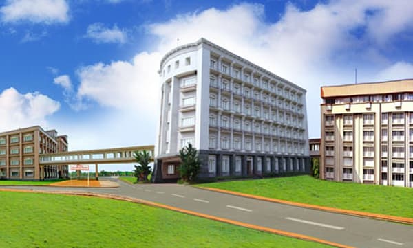 കിറ്റെക്‌സില്‍ ഗുരുതര നിയമലംഘനങ്ങള്‍ നടന്നുവെന്ന് എം എല്‍ എമാര്‍; കളക്ടറോട് വിശദമായ റിപ്പോര്‍ട്ട് ആവശ്യപ്പെട്ടു