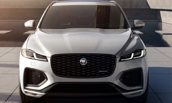 എഫ്-ടൈപ്പ് ആര്‍-ഡൈനാമിക് ബ്ലാക്ക് അവതരിപ്പിച്ച് ജാഗ്വാ൪ ലാ൯ഡ് റോവര്‍  