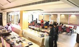 ഹോട്ടലുകളില്‍ ഇരുന്ന് കഴിക്കാന്‍ അനുമതിയില്ല: തിയറ്ററുകള്‍ ഉടന്‍ തുറക്കേണ്ടതില്ലെന്നും തീരുമാനം