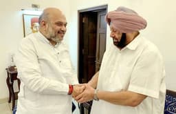 Amarinder Singh meets Amit Shah , says they discussed farm protests