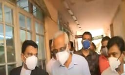 വിധിയില്‍ നിരാശനായി ഉത്രയുടെ പിതാവ്; പ്രതികരിക്കാതെ കോടതിയില്‍ നിന്ന് മടങ്ങി