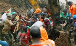 പെയ്‌തുതീരാതെ; രണ്ടു ദിവസത്തിനിടെ പ്രളയത്തില്‍ മരിച്ചവരുടെ എണ്ണം 24, രക്ഷാപ്രവര്‍ത്തനം ഇന്നും തുടരും