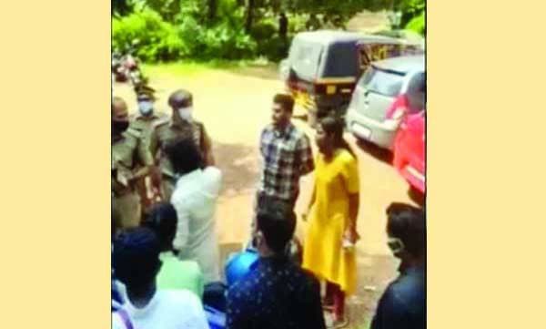 എസ്.എഫ്.ഐ പ്രവര്‍ത്തകയെ കടന്നുപിടിച്ചു, ജാതിപ്പേര് വിളിച്ച് അപമാനിച്ചു; 7 എ.ഐ.എസ്.എഫ് പ്രവര്‍ത്തകര്‍ക്കെതിരെ കേസ്