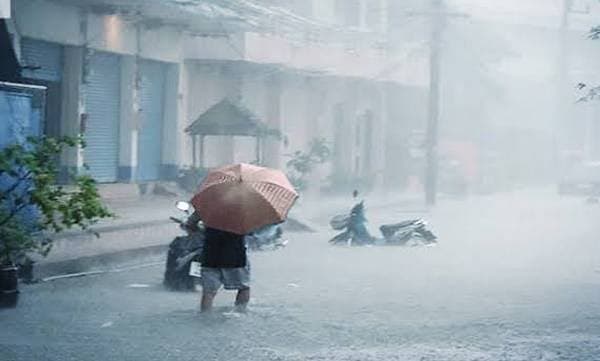 Orange alert in Chennai; schools, colleges shut 