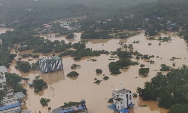 കേരളത്തിലെ പ്രളയ മുന്നൊരുക്കങ്ങളില്‍ സര്‍ക്കാരിന് വീഴ്ച പറ്റി; സിഎജി റിപ്പോര്‍ട്ട്