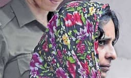 ജയിലില്‍ കിടക്ക വേണമെന്ന കൂടത്തായി കേസിലെ പ്രതി ജോളി, ടവര്‍ ലൊക്കേഷന്‍ നോക്കി ഫോണ്‍ കണ്ടെത്തണമെന്ന് രണ്ടാംപ്രതി

