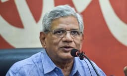 പോരാട്ടം അവസാനിച്ചിട്ടില്ല; താങ്ങുവില ഉറപ്പാക്കുന്നതിനായുള്ള സമരം തുടരും; സീതാറാം യെച്ചൂരി