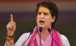 രാജ്യത്തെ വിവാദ കാര്‍ഷിക നിയമങ്ങള്‍ പിന്‍വലിക്കുന്ന പ്രഖ്യാപനം തിരഞ്ഞെടുപ്പ് മുന്നിൽ കണ്ടുകൊണ്ട്; പ്രിയങ്ക ​ഗാന്ധി