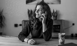 ഫോണ്‍വിളിക്ക് ഇനി വലിയ വില കൊടുക്കേണ്ടി വരും; രാജ്യത്ത് മൊബൈല്‍ ഫോണ്‍ നിരക്കുകള്‍ കൂട്ടുന്നു