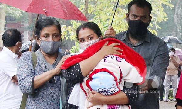 അനുപമ ഓര്‍മിക്കുന്നു..., യാതനകളുടെ ഗര്‍ഭകാലം, വേദനയോടെ അലഞ്ഞകാലം, വയറ്റില്‍ ചവിട്ടാനൊരുങ്ങി, കുഞ്ഞിനെ കൊല്ലുമെന്നു പറഞ്ഞു 