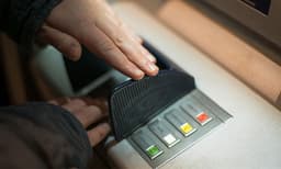 ജനുവരിമുതൽ എടിഎം ഇടപാടുകള്‍ കൂടുതലായാല്‍ ’കൈ പൊള്ളും’
