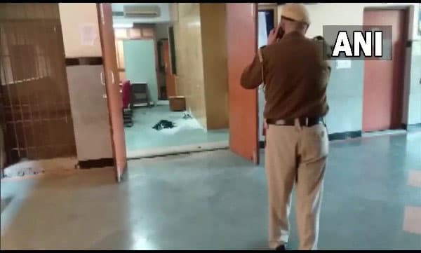 ഡല്‍ഹി രോഹിണി കോടതിയില്‍ സ്‌ഫോടനം