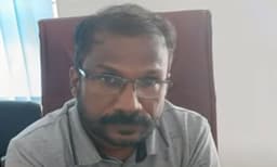 മലിനീകരണ നിയന്ത്രണ ബോര്ഡ് എന്ജിനീയറുടെ വീട്ടില് റെയ്ഡ്; അരിക്കലത്തിലും പ്രഷര്കുക്കറിലും സൂക്ഷിച്ചത് 17 ലക്ഷം രൂപ; താമസം 80 ലക്ഷത്തിന്റെ ഫ്ളാറ്റില്, രണ്ടരലക്ഷത്തിന്റെ ടി.വി...