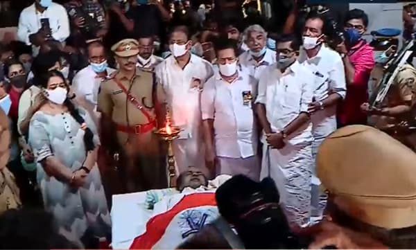 പി.ടി. തോമസിന് വിട നല്‍കി കേരളം; ആദരമര്‍പ്പിച്ച് ജനസഹസ്രങ്ങള്‍