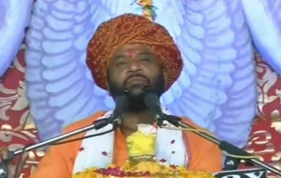 മഹാത്മാഗാന്ധിയെ അധിക്ഷേപിച്ച ഒരു മതനേതാവിനെതിരേ കൂടി കേസ്