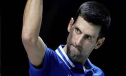 ജോക്കോവിച്ചിന് വിസ നിഷേധിച്ച ആസ്‌ട്രേലിയ; വിമാനത്താവളത്തില്‍ തടഞ്ഞു
