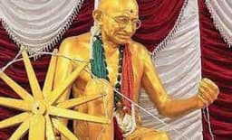 ഇനി മുതൽ ബുധനാഴ്ചകളില്‍ ഖാദി വസ്ത്രം ധരിക്കണമെന്ന് സര്‍ക്കാര്‍ സർക്കുലർ 