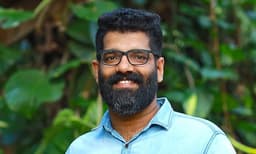 ഹൃദയം കീഴടക്കി അരുണ്‍ എളാട്ടിന്റെ ദര്‍ശന..........