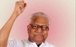 വി.എസ്.അച്യുതാനന്ദന് കോവിഡ്;  ആശുപത്രിയിലേക്കു മാറ്റി