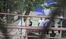 ദാവൂദിന്റെ കൂട്ടാളിയാണയാള്‍, പനവേലിലെ ഫാംഹൗസില്‍ സിനിമാതാരങ്ങളെയടക്കം കുഴിച്ചിട്ടുണ്ട്: സല്‍മാനെതിരെ ഗുരുതര ആരോപണവുമായി അയല്‍വാസി 
