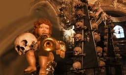 'ഞങ്ങള്‍ ഇവിടെയുള്ള അസ്ഥികളാണ്’, അഞ്ഞൂറിലധികം അസ്ഥികളുളള പളളി; ‘ചാപ്പല്‍ ഓഫ് ബോണ്‍സ്'