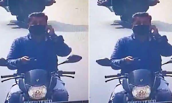 ഇരുകയ്യിലും മൊബൈല്‍ ഫോണുകളുമായി ബൈക്ക് യാത്രികന്‍; അമ്പരന്ന് പൊലീസ്