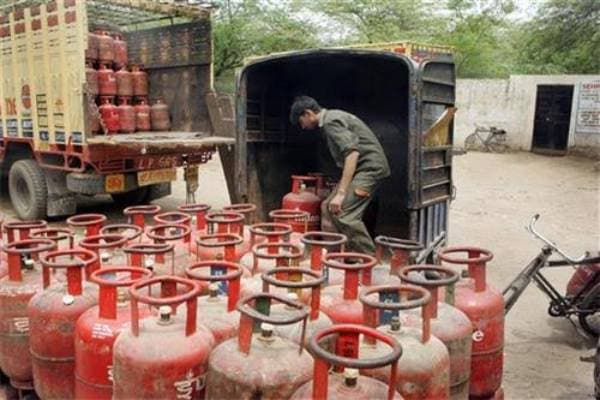 LPG Price Rise: Commercial Cylinder Price Surged by ₹105.