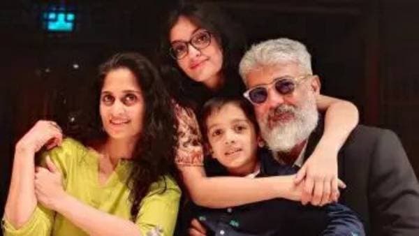 Thala Ajith's latest family pic goes viral !