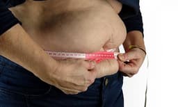  പൊണ്ണത്തടി ചെന്നെത്തുന്നത് ഹൃദ്രോ​ഗത്തിലേക്ക്; രോഗലക്ഷണങ്ങള്‍ പോലും ഉണ്ടായേക്കില്ല