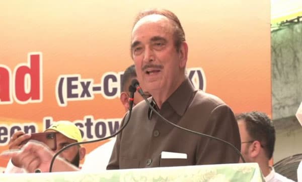 'എല്ലാ രാഷ്ട്രീയ പാര്‍ട്ടികളും ജനങ്ങളെ വിഭജിക്കുന്നു'; സജീവ രാഷ്ട്രീയം വിടുമെന്ന സൂചനയുമായി ഗുലാം നബി ആസാദ്